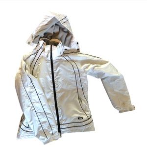 Winter Trespass ski jacket warm stylish white with black trim Ladies Small